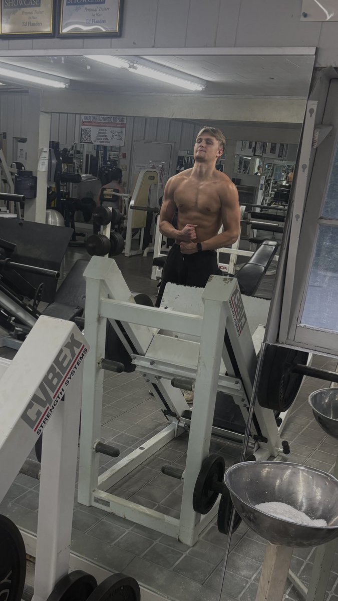LIRTWO's tweet photo. @Ian77cr1 Yessir goat, lean is law 😎 https://t.co/vRSrBm7b0J