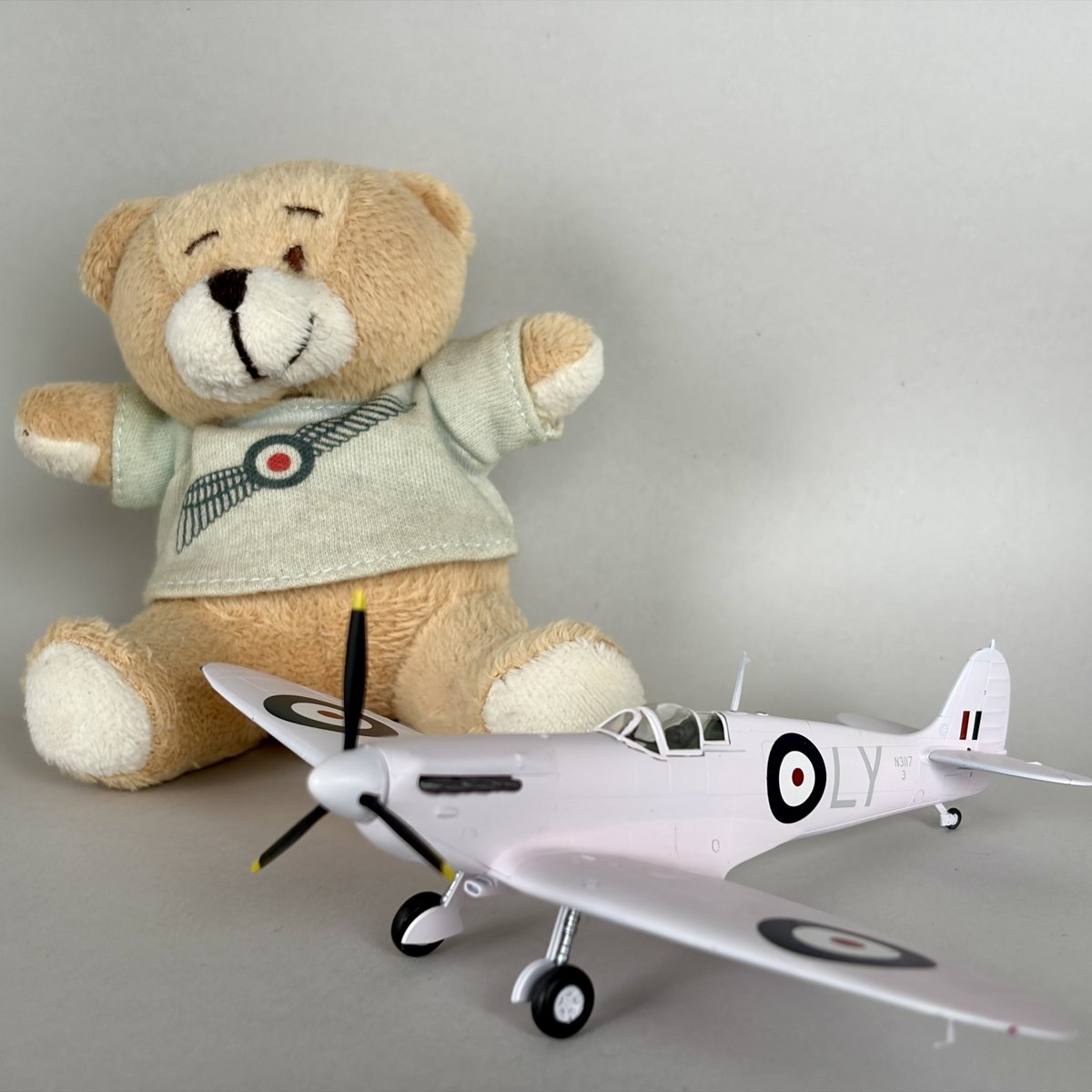 santa463's tweet photo. おはようございます。クマはますます近くに来ているようです。怖くて資源ゴミを出しに行けないぞ。 https://t.co/5KhXzNqVsW