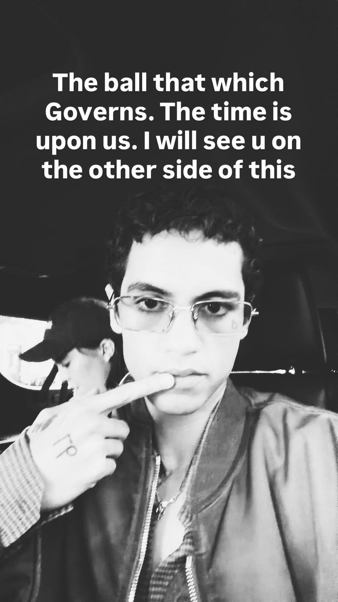 DFikeBrasil's tweet photo. "A bola no qual governa. O tempo está acima de nós. Eu te vejo do outro lado disso"
 
Dominic Fike via stories do Instagram! https://t.co/XGCK4MrToY