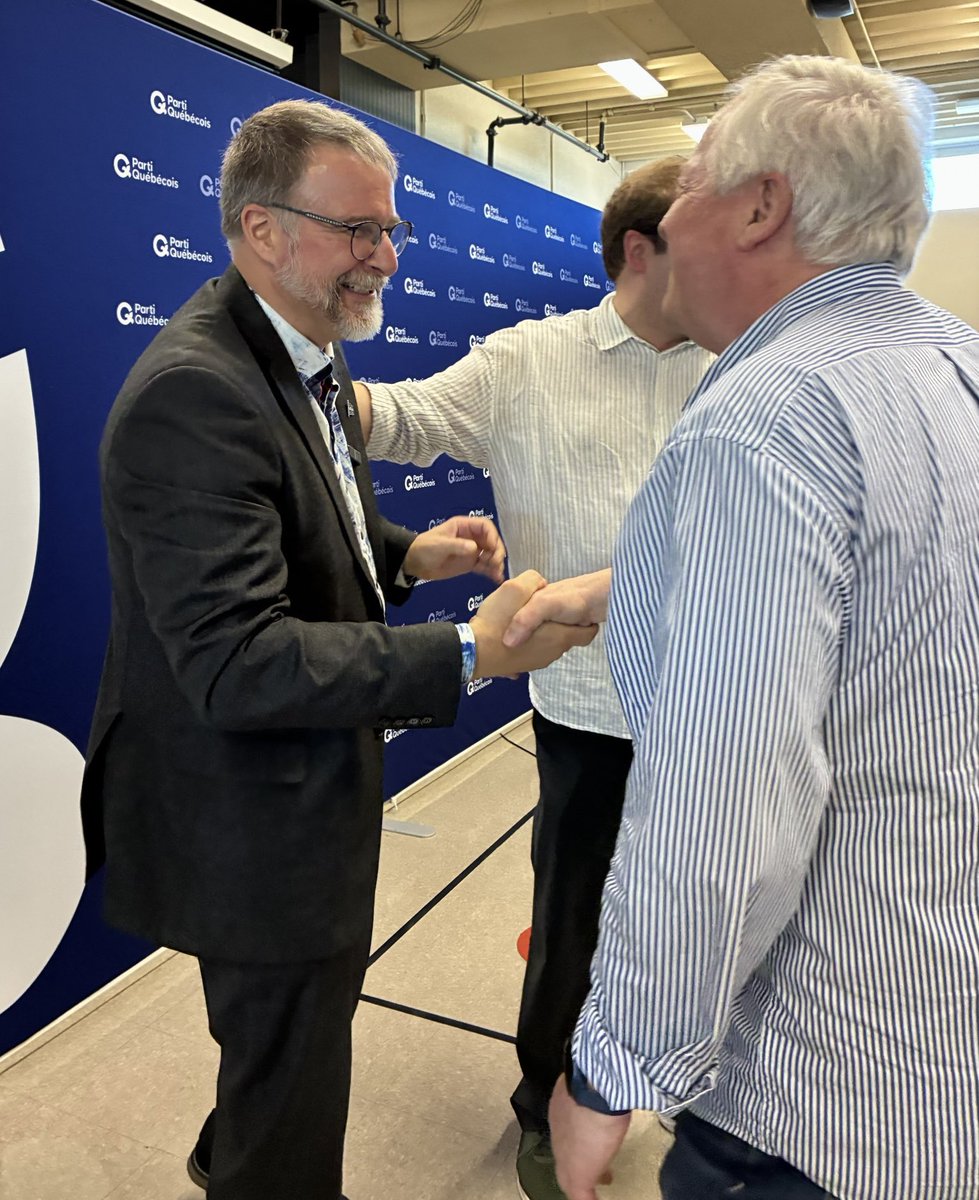 partiquebecois's tweet photo. Serge Bonin a remporté l’investiture du Parti Québécois dans Chutes-de-la-Chaudière!

Porte-parole de l'opposition de la Ville de Lévis, Serge est également auteur, acteur, réalisateur et narrateur.

Notre candidat a un profond attachement envers la région de Chaudière-Appalaches. Il souhaite aujourd'hui rallier les gens de son coin de pays à la cause indépendantiste afin de récupérer une fois pour toutes tous les pouvoirs pour prendre nos propres décisions, comme nation libre.

Le Parti Québécois tient également à féliciter Pierre Julien pour sa participation à cette course à l’investiture. Nous sommes très fiers de pouvoir compter sur une personne aussi talentueuse!

Bienvenue dans l’équipe, Serge!