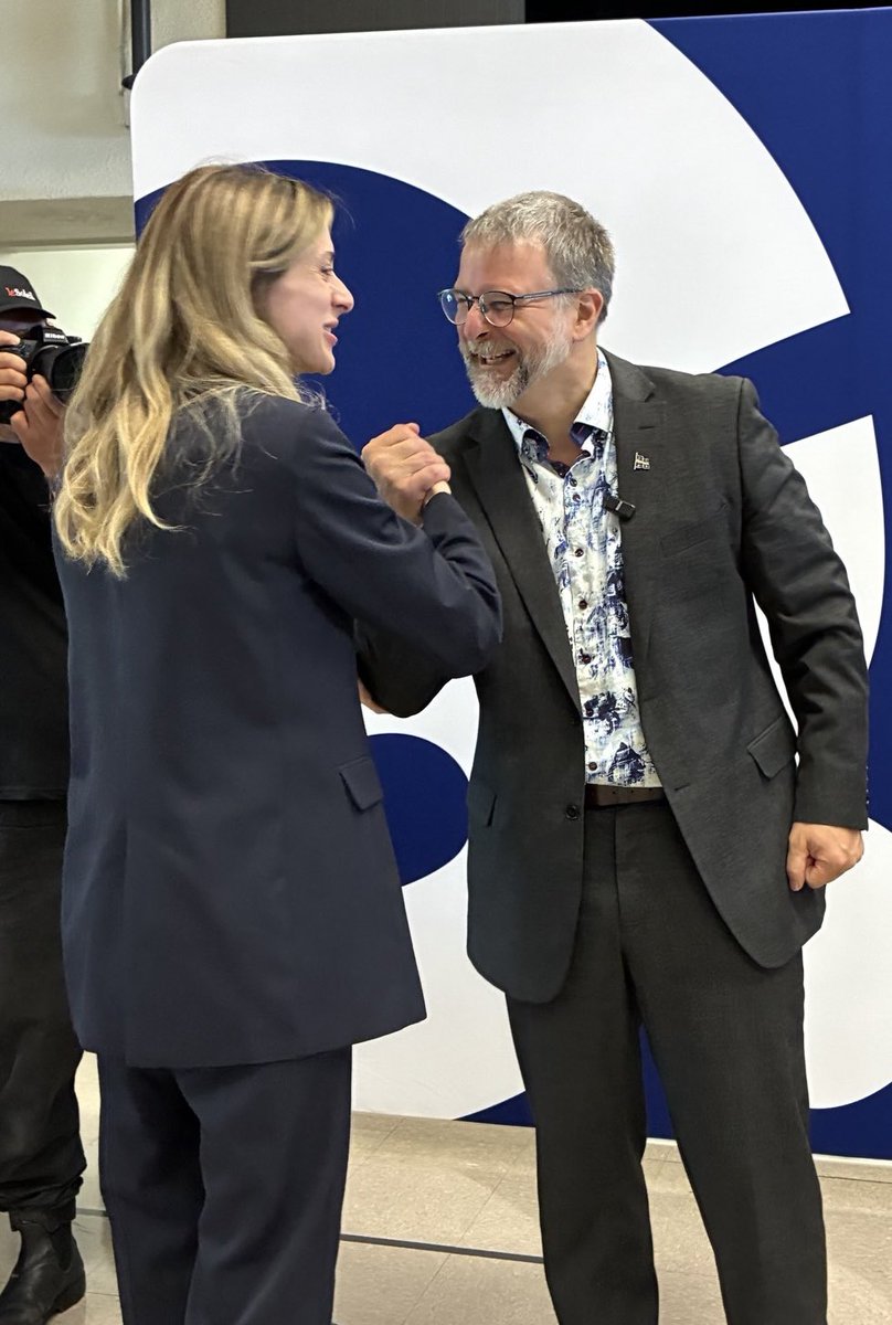 partiquebecois's tweet photo. Serge Bonin a remporté l’investiture du Parti Québécois dans Chutes-de-la-Chaudière!

Porte-parole de l'opposition de la Ville de Lévis, Serge est également auteur, acteur, réalisateur et narrateur.

Notre candidat a un profond attachement envers la région de Chaudière-Appalaches. Il souhaite aujourd'hui rallier les gens de son coin de pays à la cause indépendantiste afin de récupérer une fois pour toutes tous les pouvoirs pour prendre nos propres décisions, comme nation libre.

Le Parti Québécois tient également à féliciter Pierre Julien pour sa participation à cette course à l’investiture. Nous sommes très fiers de pouvoir compter sur une personne aussi talentueuse!

Bienvenue dans l’équipe, Serge!