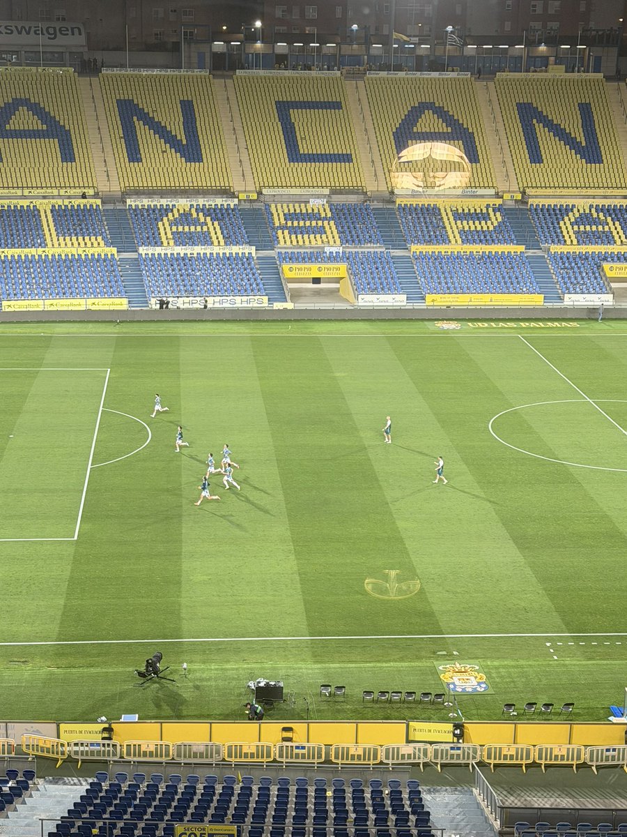 Francis_Matas's tweet photo. Estos entrenando después del partido y los nuestros ni durante el partido. https://t.co/P8X7vKXkJc