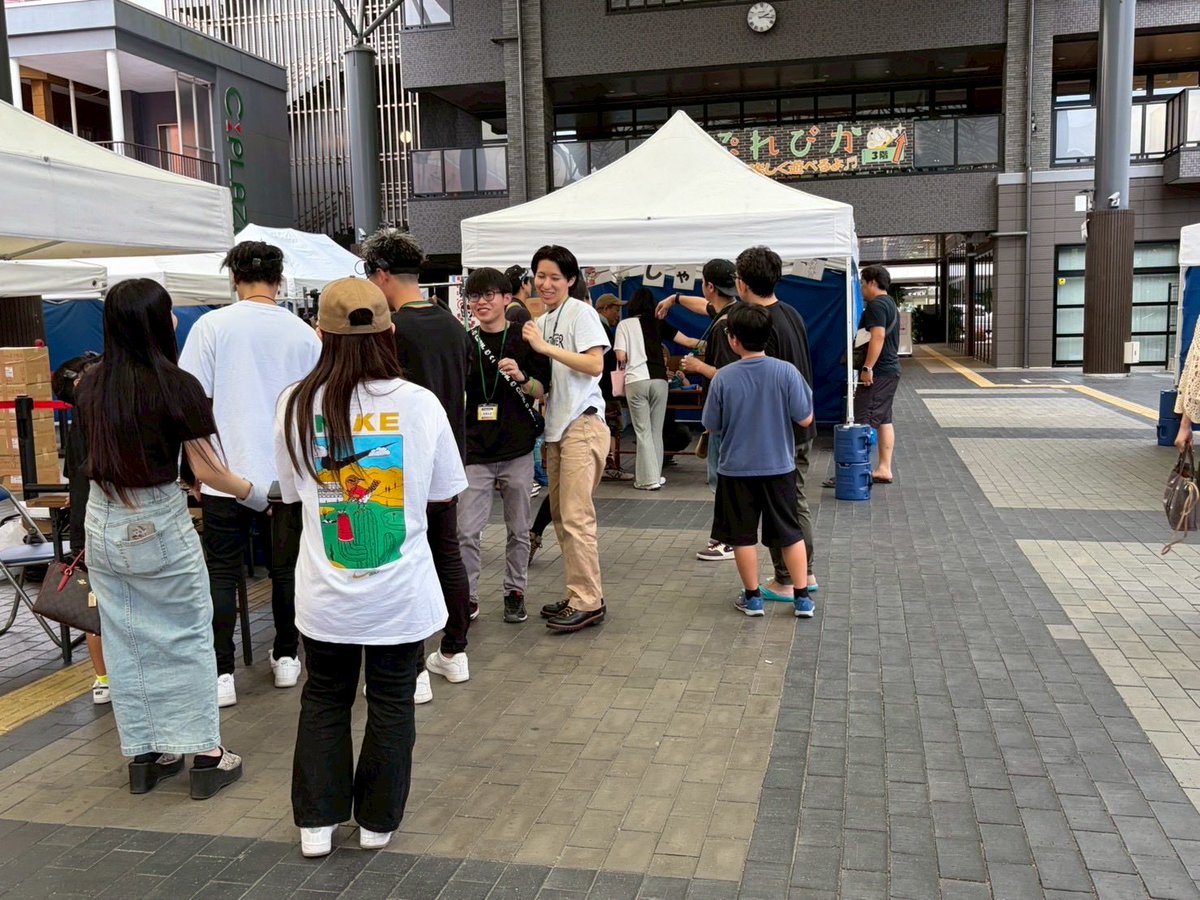 fukueifarm's tweet photo. おはようございます
昨日、
無事に
まちなか広場でサバイバル
イベント終了しました〜

集計の結果
赤外線サバゲー
シューティング
参加者・・・107名

関係者の方々、
なにより
イベントを楽しんで頂いた
方々

ありがとうございました😊

お蕎麦の振る舞いは
暑かった💦

次回はカキ氷で行きます。 https://t.co/JRLqIr0U5V