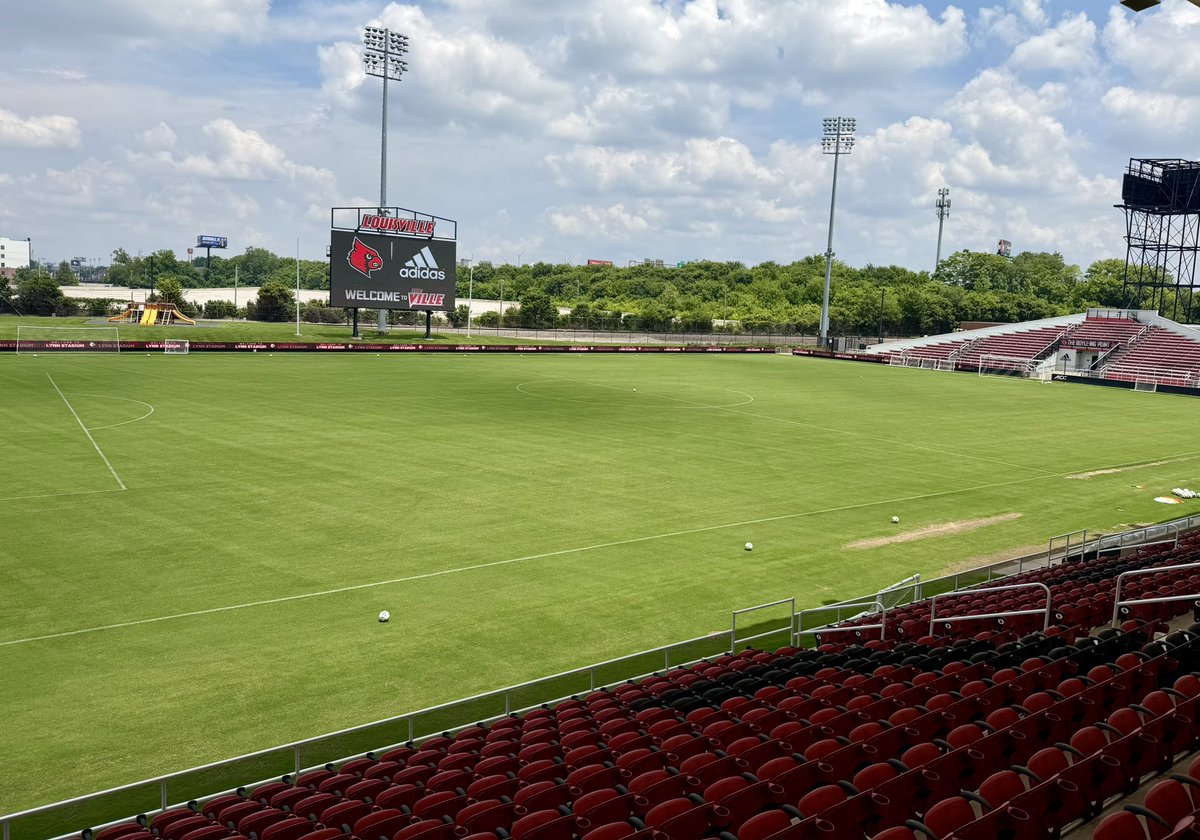 RyanFratangelo's tweet photo. Thank you to Coach Hunter, Coach Mitch, Coach Olivia and the @LouisvilleWSOC players and program for an amazing camp. I really loved getting a deeper understanding of the program, the culture, and what Louisville soccer is building. @Solar10ECNL @SolarSoccerClub @ImYouthSoccer https://t.co/LO6QGfKP2E