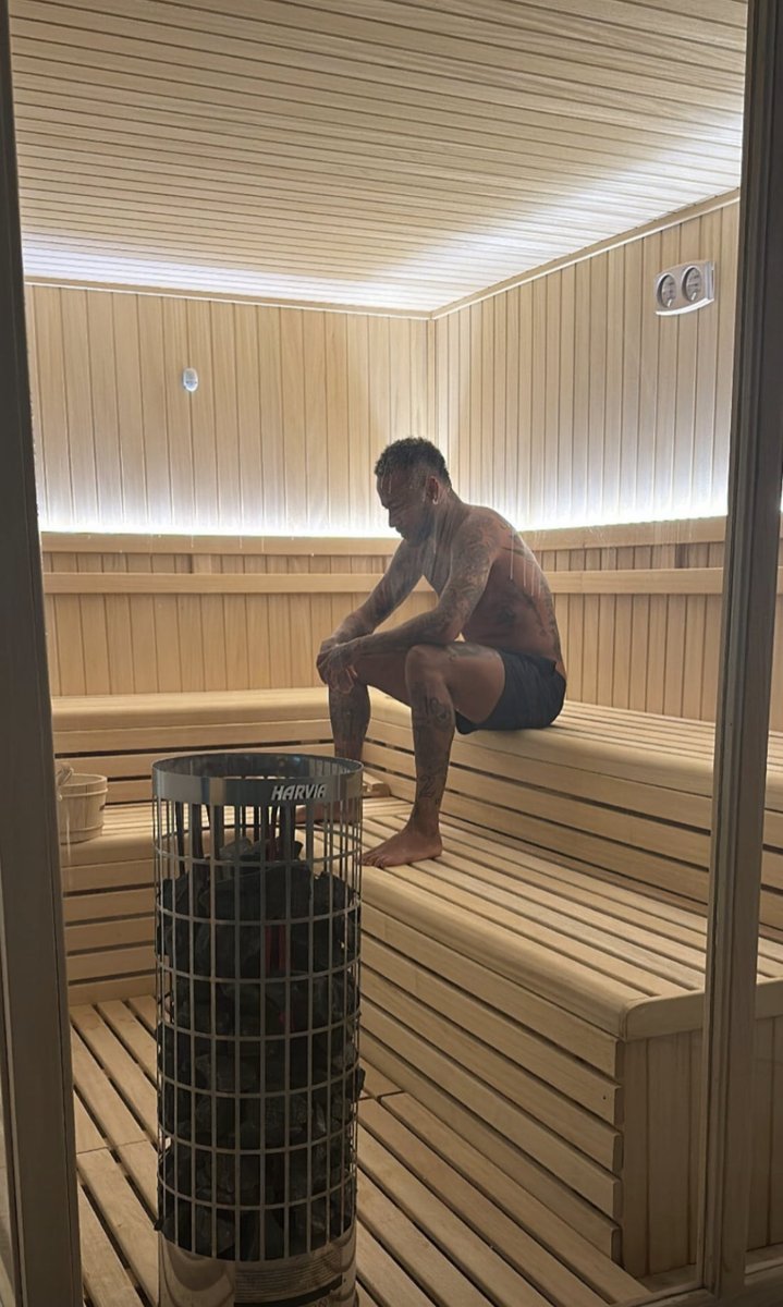 vampm3d's tweet photo. être à jour dans one piece c vrmt une victoire qui a un goût de défaite https://t.co/iPAkK5Y6dF