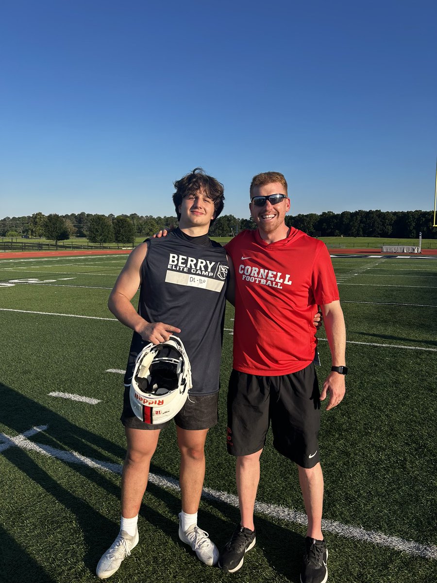 EwanGlass's tweet photo. Had a great time at the Berry/Cornell Camp!!  @TerryUrsin @CoachTerp_ @CoachBhakta 

@CoachMHealy 
@CoachRLuke 
@NGHSFootball 
@ericgodfree https://t.co/30SzBTMQ0Q