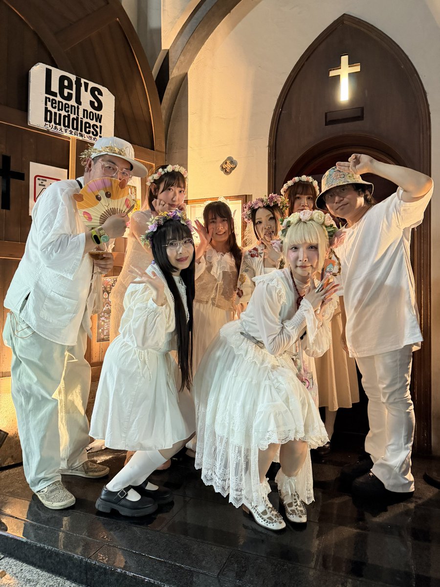 ReFuCafe's tweet photo. 梅雨入り日というお足元の悪い中、夏至祭にご来場くださいました皆さま、ありがとうございました💐
この夏もたくさん思い出を作りましょう！
今日は、その1ページ目として最高のパーティでした‼️
#マッドサマー #MADSOMMAR https://t.co/yhWnTkZa5U