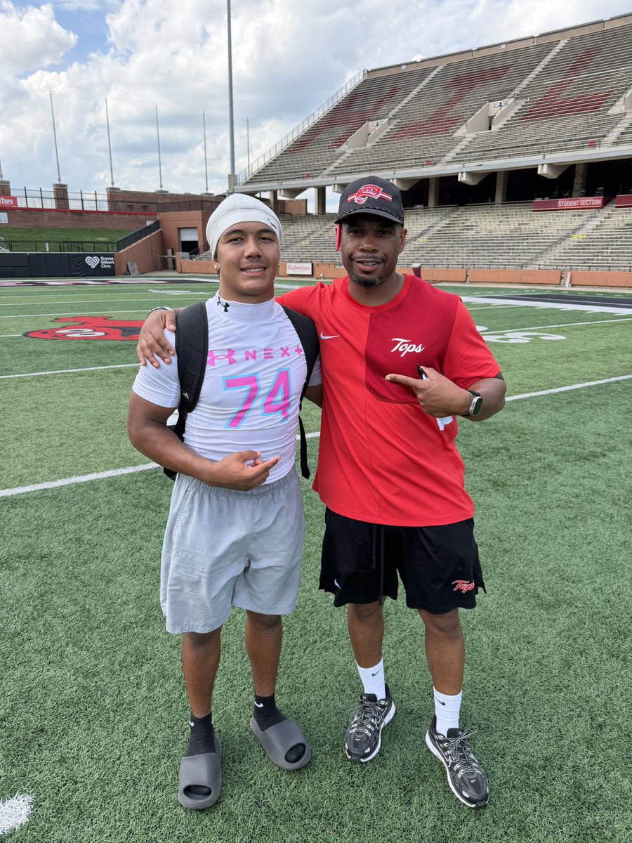 AceEsch's tweet photo. Thanks @WKUFootball @coachDMetcalf @_CoachMartin_ @Coach_Helton for a great camp. 

@LAmustangFB @BuckFitz @NatlPlaymkrsAca @bry_auk @KadenReed615 @KylerOsan https://t.co/Aj4P3bNyc5