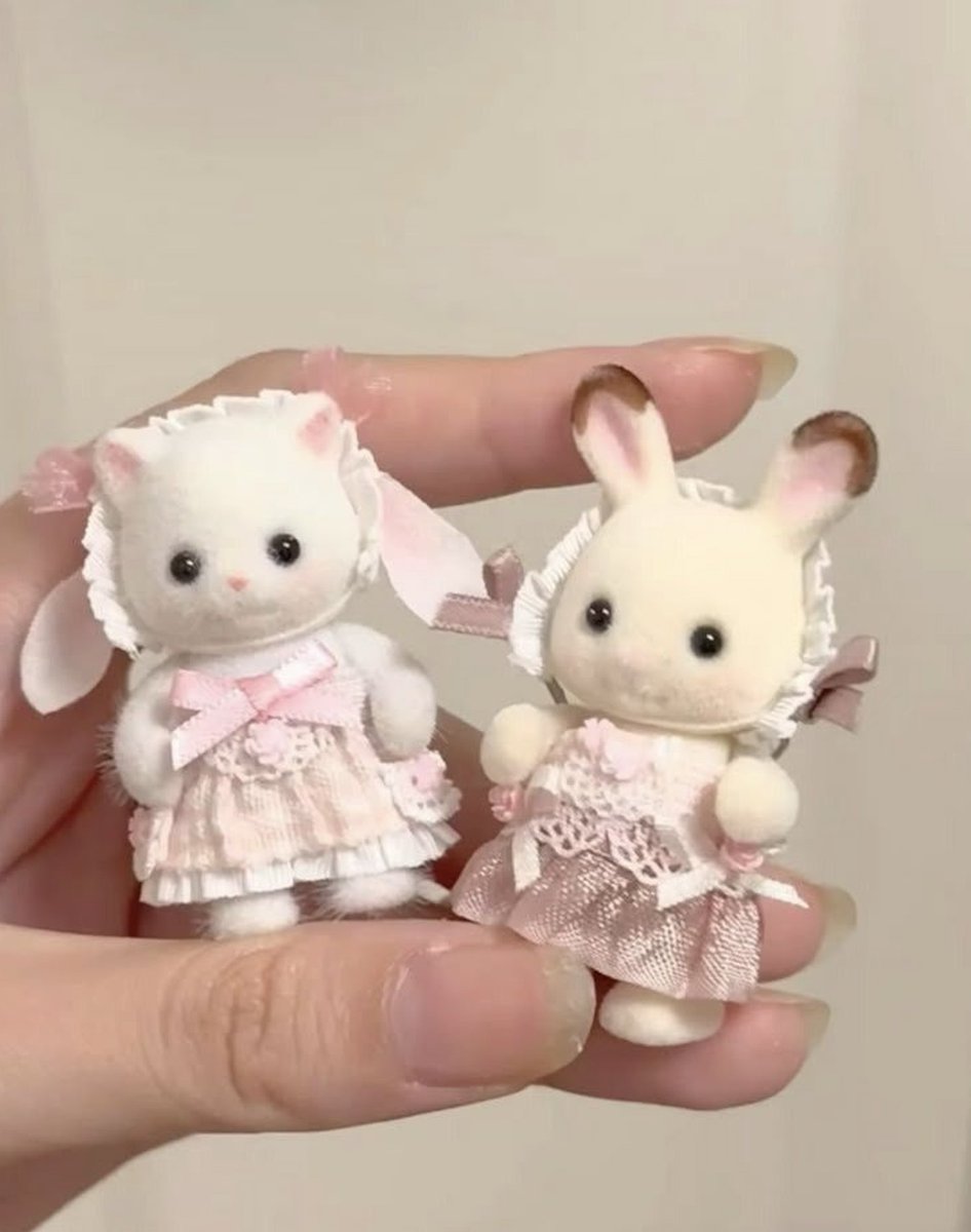 featmirajane's tweet photo. letting pinterest decide what i am 
🎶 as a hobby 
🥽 as a sport
🧸 as a toy
👟 a pair of shoes https://t.co/3uSmCxJiI6