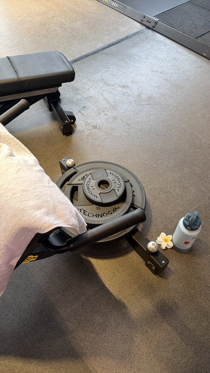 trydania's tweet photo. “Obsession” but the healthy way 🩵 https://t.co/1VbDctM8dz
