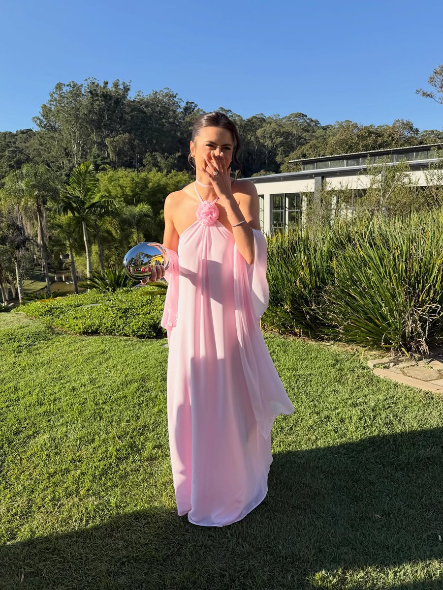 bnercomenta's tweet photo. O DUMP VEIO!!!! Bruna Takahashi que mulher maravilhosa você é https://t.co/JhUupmRxa0