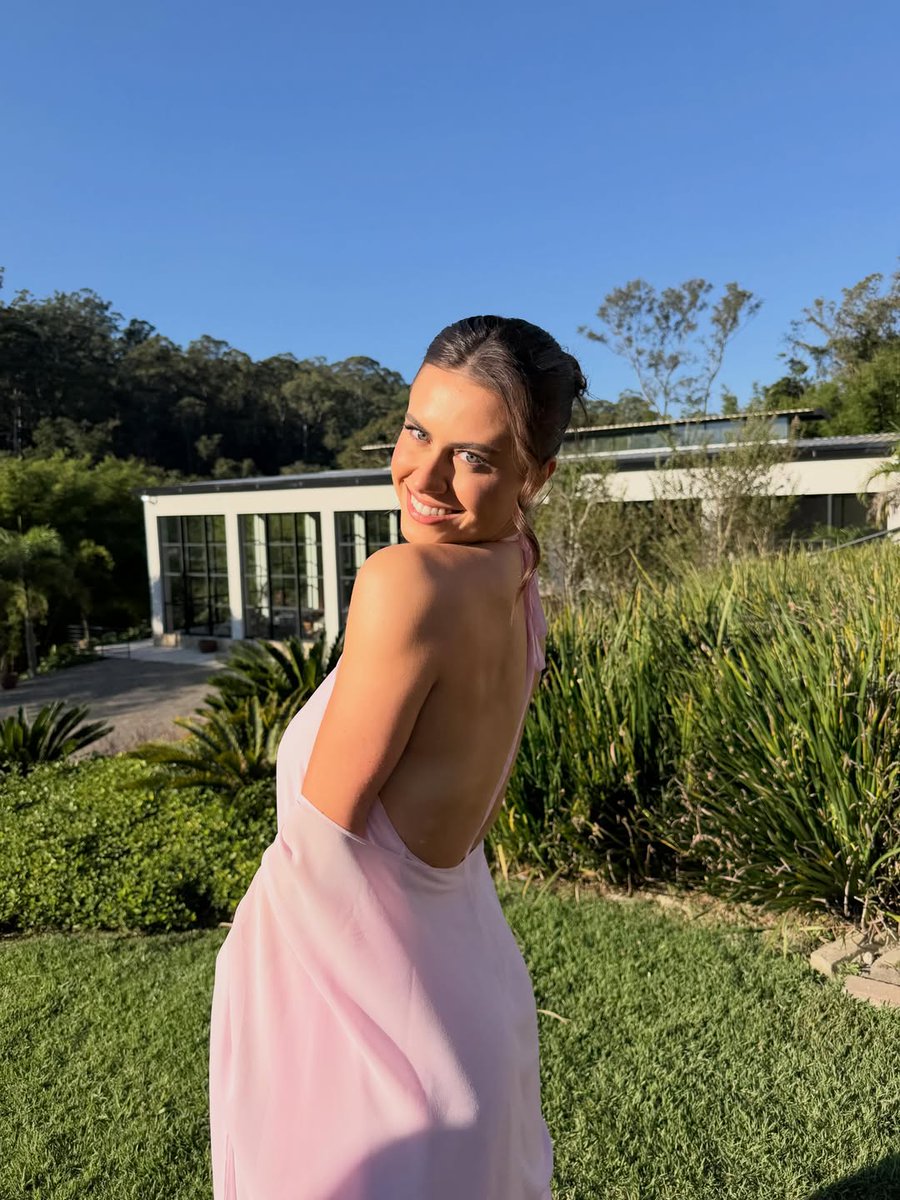bnercomenta's tweet photo. O DUMP VEIO!!!! Bruna Takahashi que mulher maravilhosa você é https://t.co/JhUupmRxa0