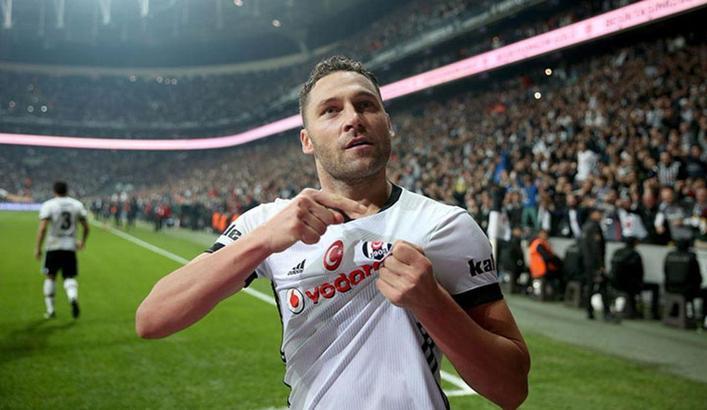 pascalmentality's tweet photo. Yetki verilmesi halinde Dusan Vlahovic transferinde yardımcı olacağını yönetime iletmiş..

Büyük karakter vesselam. https://t.co/Kgd3EvS7B3