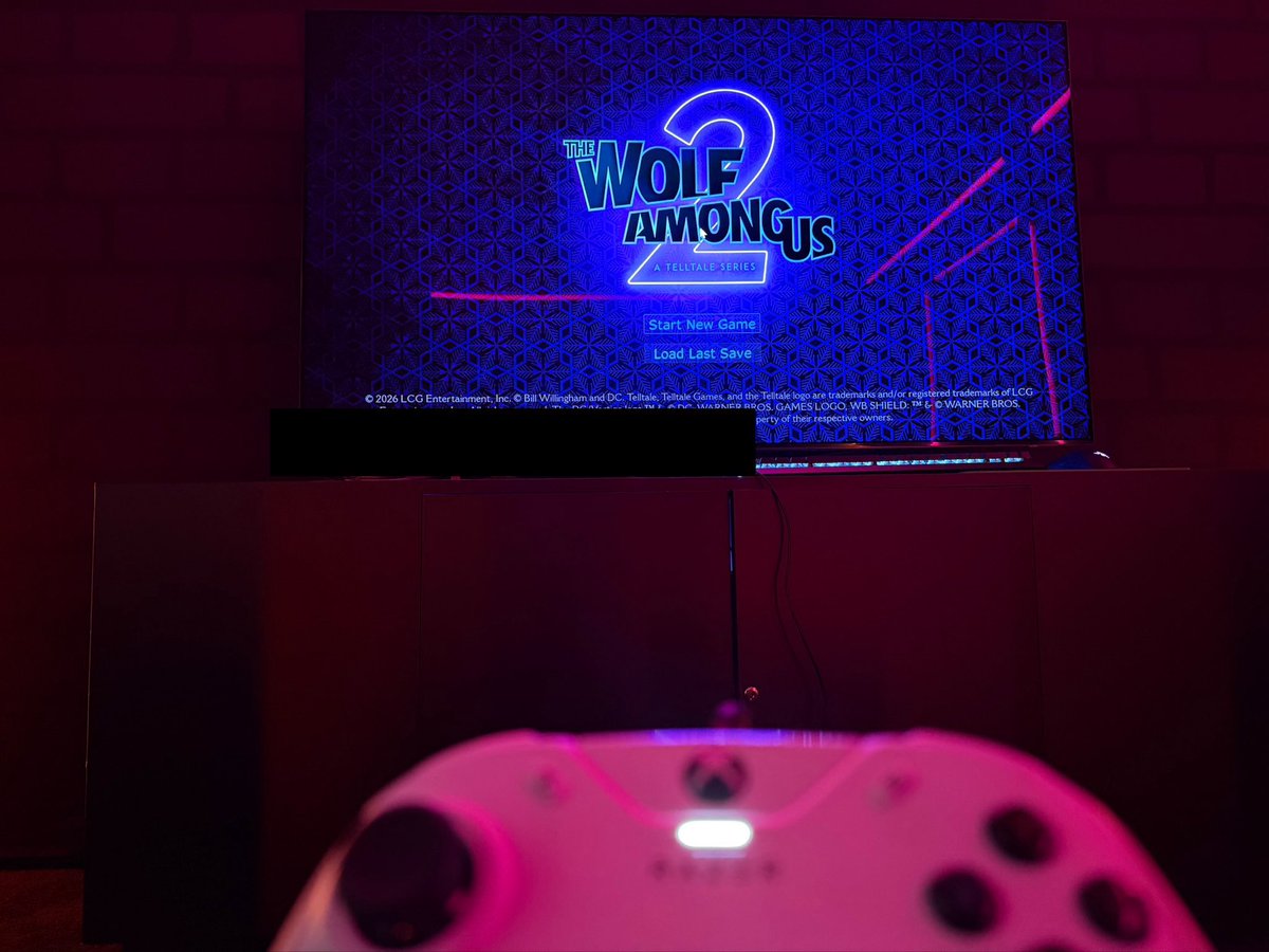 PMStudiosUSA's tweet photo. We snuck into the Wolf Among Us 2 room at Summer Game Fest Play Days-seems they all went to lunch. Shhh don’t tell @telltalegames https://t.co/AgZdy38AgH