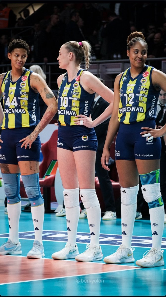 VargasEffect's tweet photo. Damn ,Given the reactions to my last post regarding the future of the volleyball section with the new president… I think I'll make the most of watching you all play together, because it might be the last time…😔😔damn ... https://t.co/Y7qspDHbPa