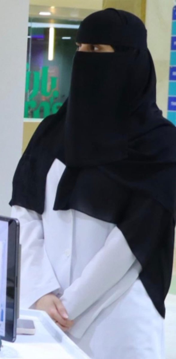 HAYAABDULLAH_SH's tweet photo. #بس_حبيت_اقول
"ما شاء الله" على بنت الوطن..🇸🇦
هيبة وفخامة ووقار، وعلم وأخلاق وأدب، وستر وعفاف وحشمة، وخدمة دين ووطن.
الله..🤲 يحفظها بحفظه ويوفقها ويزيدها علمًا وعفافًا وحشمة، وينفع بعلمها الدين والوطن.
#بنات_السعوديه https://t.co/v6qItDB5N3