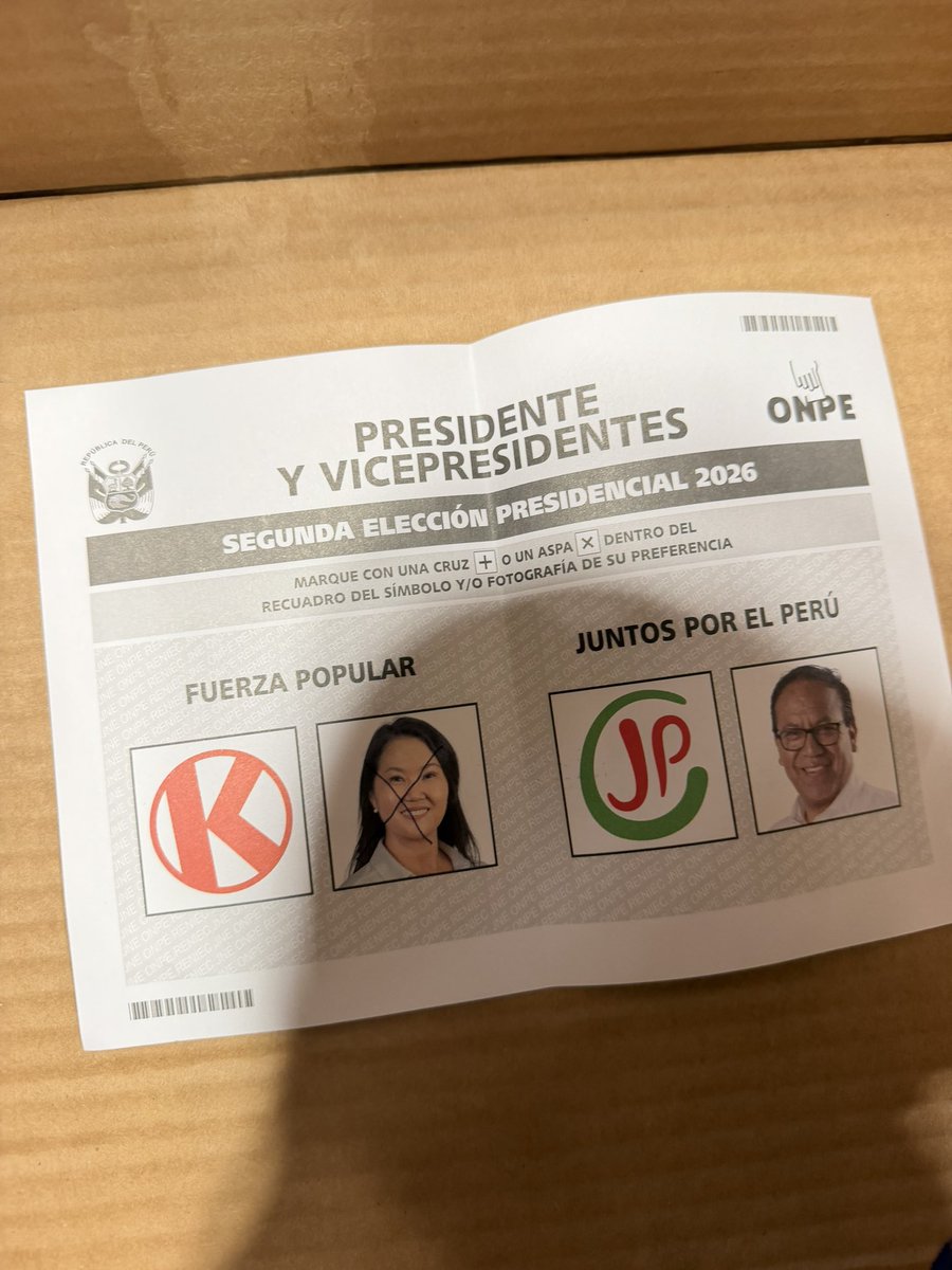 EdsonMairn17739's tweet photo. Yo vote por Keiko fujimori en segunda vuelta por la estabilidad económica , porque movadef no entre al poder , por no tener a un asesino de policías dentro del poder. https://t.co/Max7cHcRdO