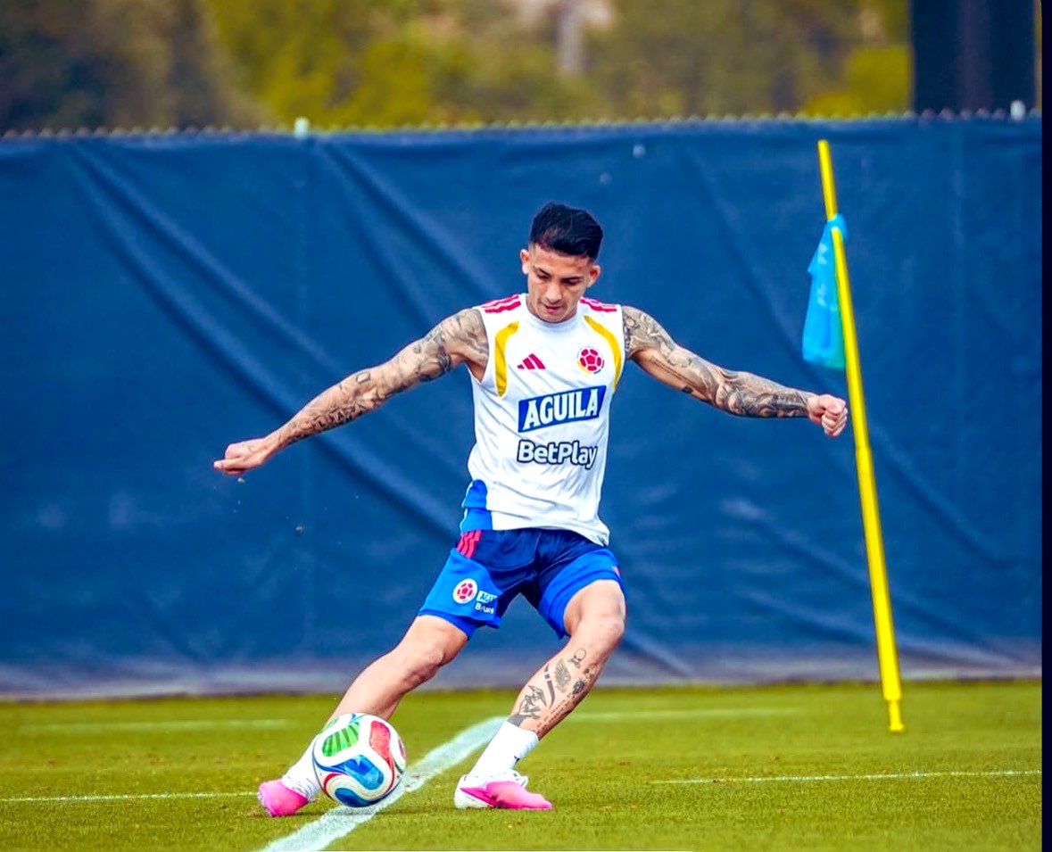 SoldadodeKevin's tweet photo. Hoy juega EL 💎🇨🇴 https://t.co/2gzN0To8KD