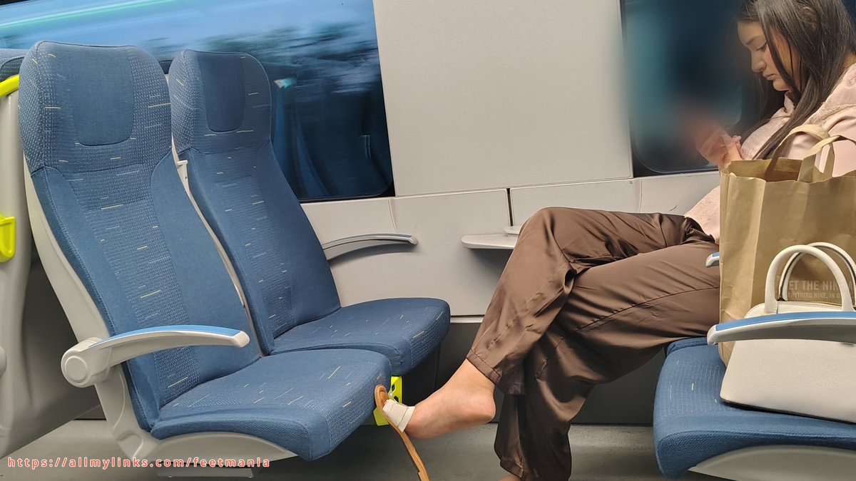 Candid_foot tweet picture