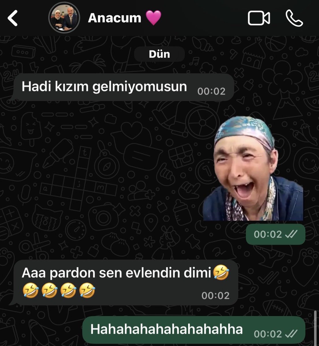 parwaati's tweet photo. Annemle evliliğimin 1.gününde mizah show https://t.co/oPBIlnYTgD