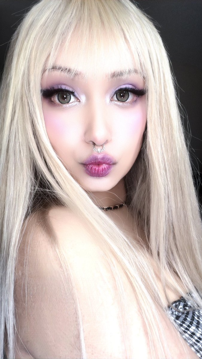 lavyproject's tweet photo. Purple dreams #lavyangel https://t.co/55NdPj8e0x