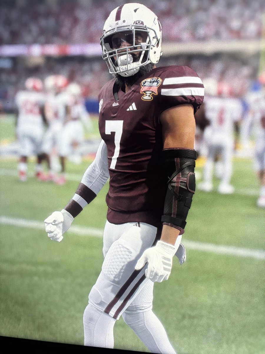 Losses_Lessons's tweet photo. All American CB 6’1 222lbs #Cfb26 https://t.co/OtHiWylkrW
