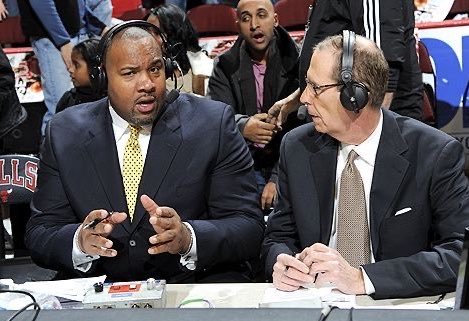 downbadbears's tweet photo. Stacey King’s passing really hurts deep in the chest. Watching Bulls games as a kid, he made every game feel bigger than it was, creating such an exciting atmosphere through his commentary and giving us some of the most ICONIC calls and moments. His voice became a part of Bulls basketball for so many fans, and it’s hard to imagine the game without it. He wasn’t just calling games, he was part of what made so many people fall in love with Bulls basketball.

Rest in Peace King 💔