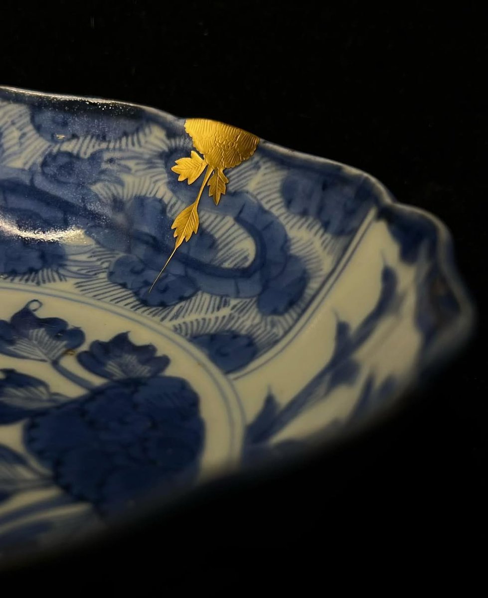 dieworkwear's tweet photo. @offbeatorbit I really like Yuko Gunji and have used her services. She does kintsugi, which is the Japanese method of repairing ceramics and then dusting the surface with gold powder to highlight the repair. Her order books will be open again in August of this year. She's based in NYC. https://t.co/ca1DjtYuq2