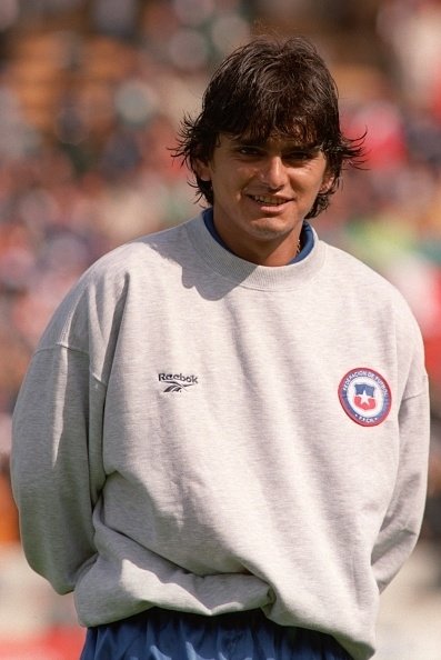 nelsonosses's tweet photo. A 4️⃣ DÍAS DEL MUNDIAL ✨🇨🇱

¡GRANDE MURCI! 👏👏

Francisco Rojas jugó como titular los 3 partidos de la fase de grupos de Francia 1998 🏆🇲🇫 https://t.co/aZmJpI6Y4S