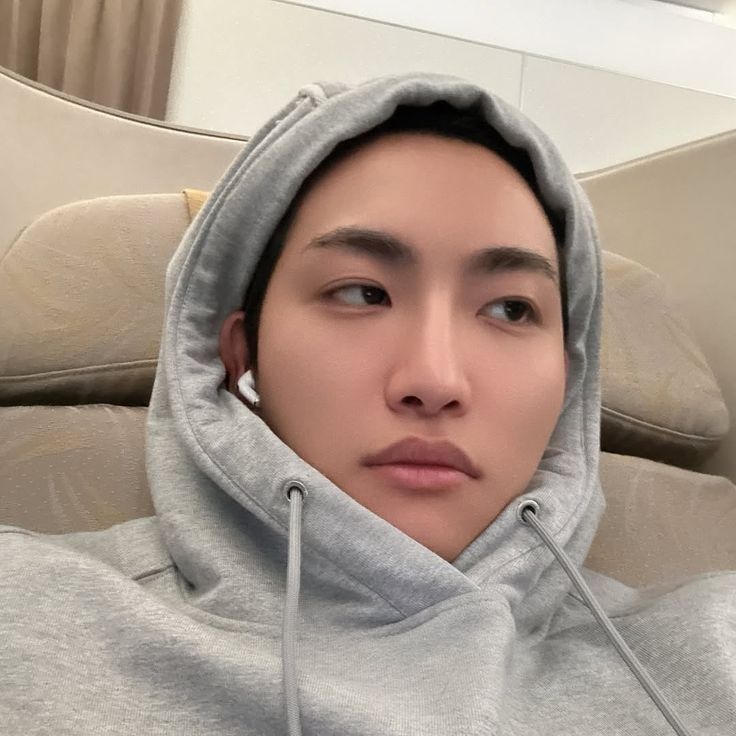 blvemccn's tweet photo. guesthouse neighbours mctz who keep getting on each other's nerves, lifestyles clearly never meant to clash anytime in the universe, suddenly forced to depend on the other when the downpour hits and they're stuck at their accommodation with no heat or power..... https://t.co/XWhyvYqQnv