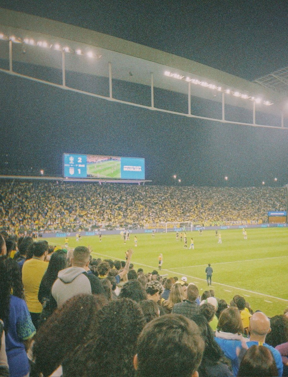 raphacecla's tweet photo. Obrigada, futebol, por tudo e principalmente por todos. BRASIL!!! 💚💛 https://t.co/dxwYp87WF5