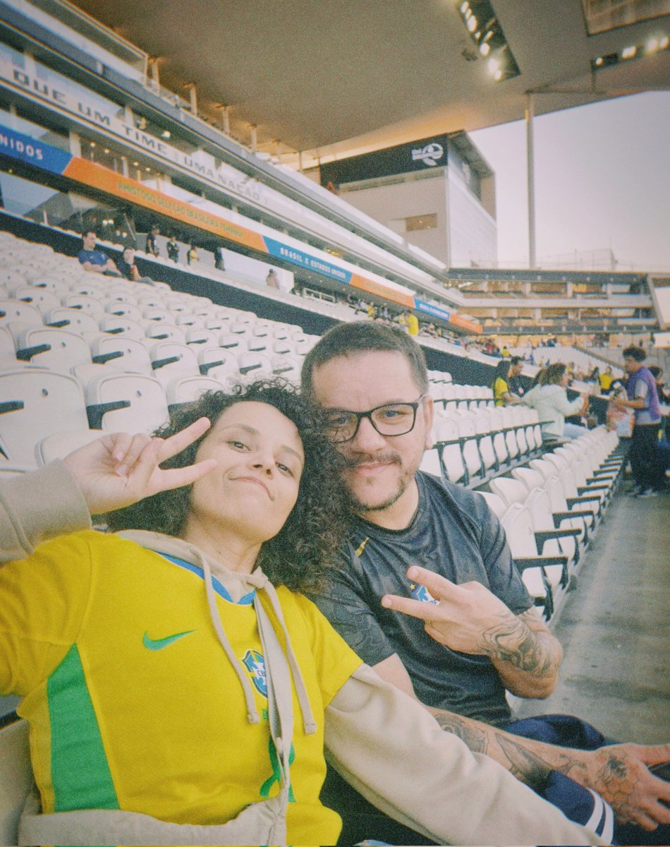 raphacecla's tweet photo. Obrigada, futebol, por tudo e principalmente por todos. BRASIL!!! 💚💛 https://t.co/dxwYp87WF5