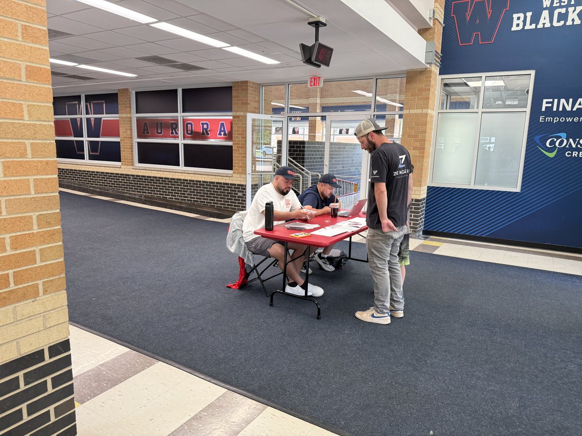 WABlackhawkFB's tweet photo. 1st ever official registration day for @wajrblackhawks!

Huge step for our program and a historic today! 

80+ through the doors today and counting! 

Big thanks to @Tdavidson_SD129, our entire board, and our community for making this happen! 

#DBD

#JustGettingStarted https://t.co/0mLO3qm5dG