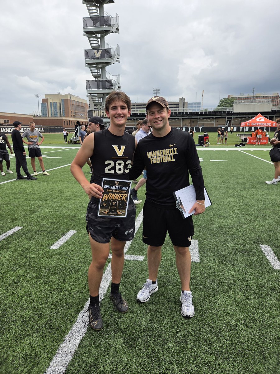 tate_merbitz's tweet photo. Had a great camp at @VandyFootball! Charted 5/6 in FG and made the finals. 

Won the Punt competition with punts of 
51
49
54
55
49
52

 Thank you @coachj_lepak and @CoachGallantST for the invite! 

@MJGOLDENBEARFB @ChaseHowland66 @MJCoachRocc @trlong02 @HKA_Tanalski https://t.co/JIpwePjmWV
