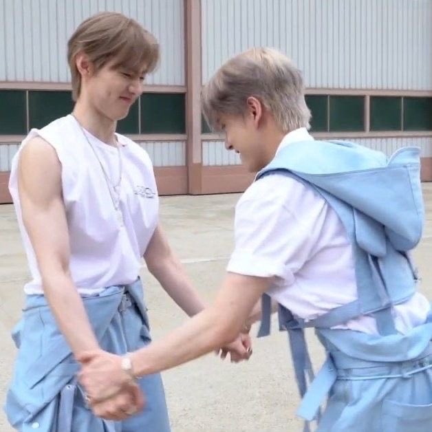 simpupyun's tweet photo. BRING THEM BACK! https://t.co/9rDrOguwLF