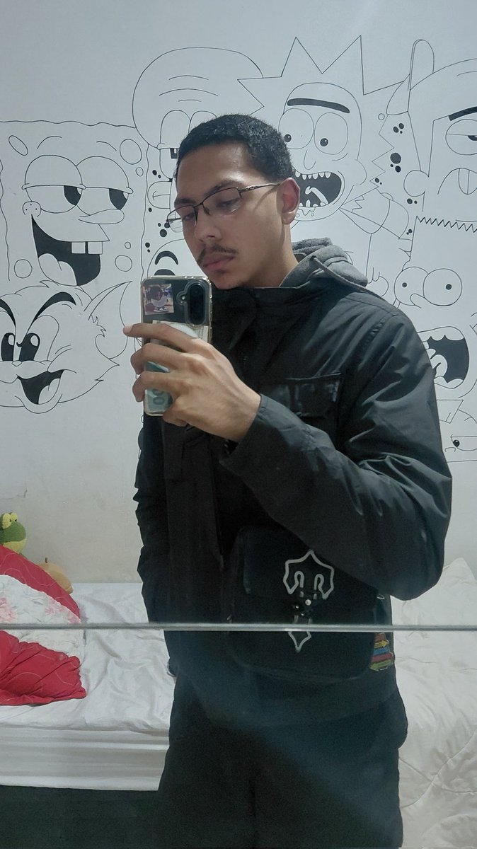 aphexandre's tweet photo. ACABOU MEU PLANTÃO OKAY, DUAS GARRAFA EU BOTEI PRA EXPLODI https://t.co/UBOdnH7rFK