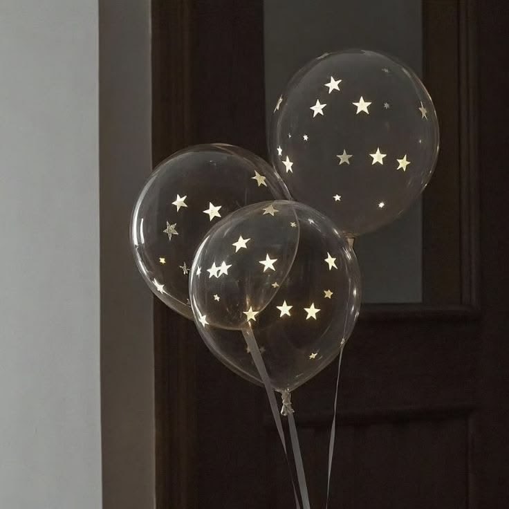lilyavibe's tweet photo. surrounded by tiny constellations ✶ https://t.co/MH6WEJnbrE