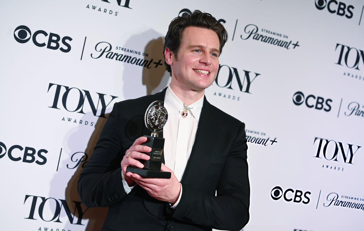groffsource's tweet photo. Jonathan with his Tony Award at the 77th Annual Tony Awards, 2024. https://t.co/9v8p4GGJJv