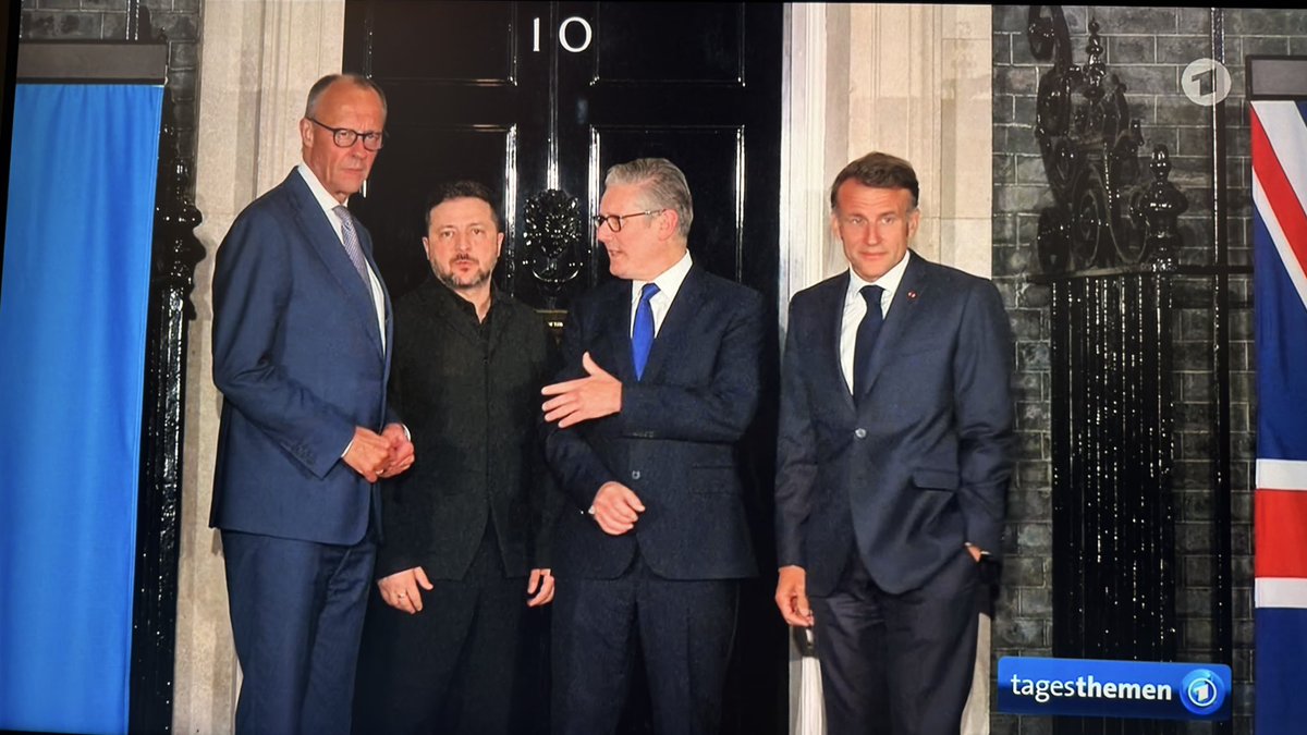 mz_storymakers's tweet photo. Was für ein jämmerliches Bild: drei rücktrittsreife Regierungschefs, die nicht mal die eigene Bevölkerung hinter sich haben. Und ein Präsident, der seit zwei Jahren freie Wahlen verhindert. #Tagesthemen #UnsereDemokratie https://t.co/jUTSvO8Dtm