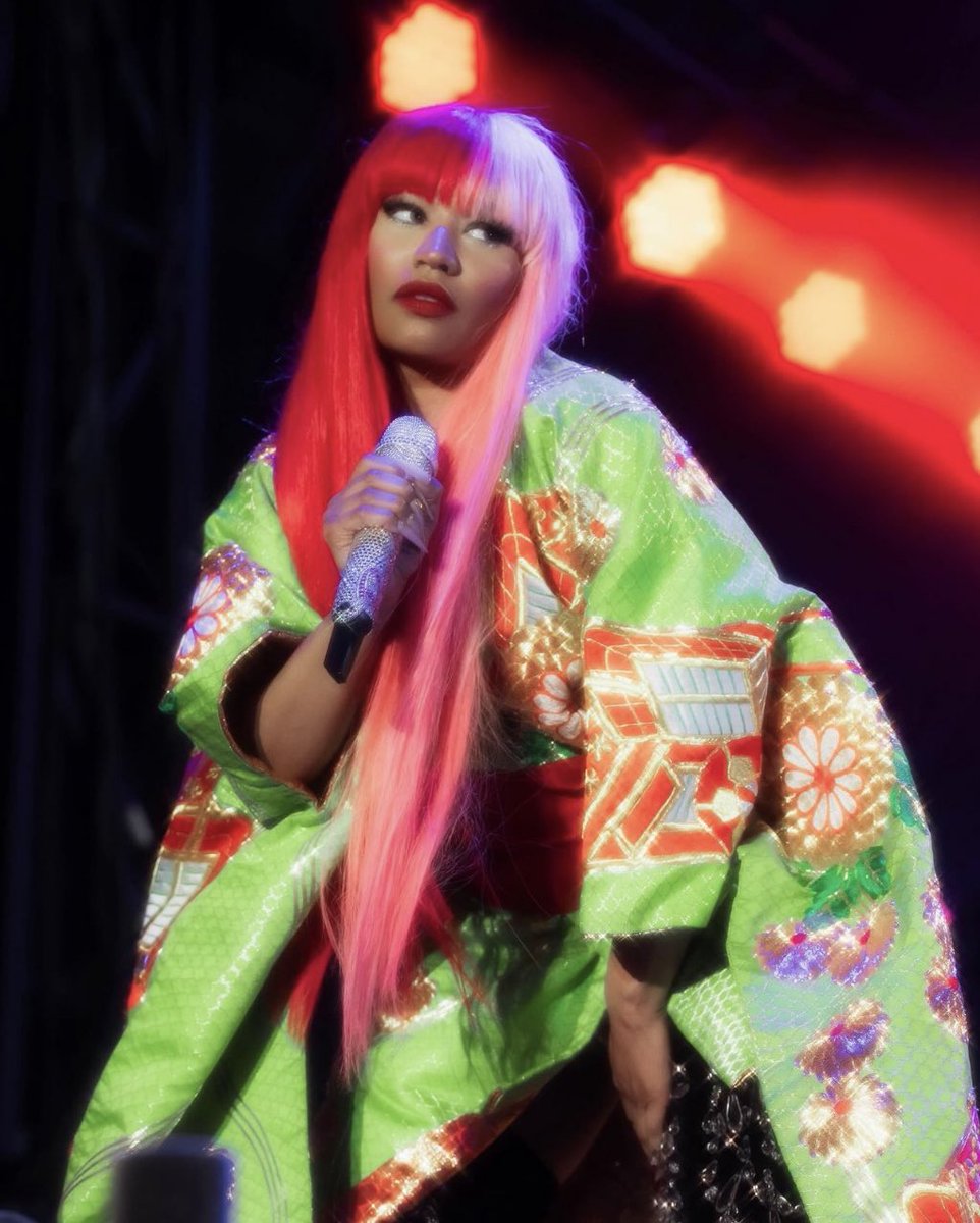 radio_nicki tweet picture