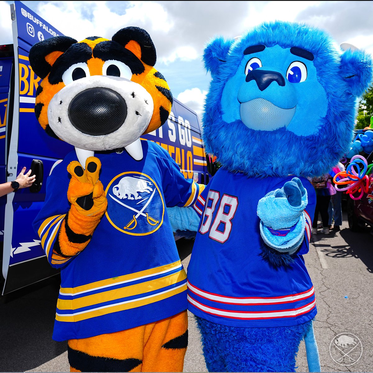 BuffaloSabres's tweet photo. We had the best time at the Buffalo Pride Parade today! 🏳️‍🌈🏳️‍⚧️

Thank you to everyone who celebrated with us! 

#LetsGoBuffalo | #sabrehood https://t.co/Se70Mwbrqw