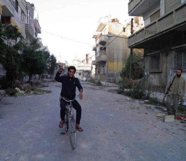 ME8503's tweet photo. 8/6/2019
8/6/2026

٧ سنوات على استشهاد منشد الثورة السورية عبد الباسط الساروت💚🇸🇾 https://t.co/OiE5hScQri