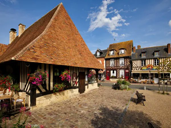 SucDrom's tweet photo. Le goût de la Normandie
Entre balade, découvertes gourmandes et architecture traditionnelle, Beuvron-en-Auge saura vous séduire. Alors, prêt à voter pour  ce petit coin authentique
Lien du vote⤵️
Match 3 jour 8 https://t.co/wjiDB3plMh https://t.co/ACrmG8kcqr