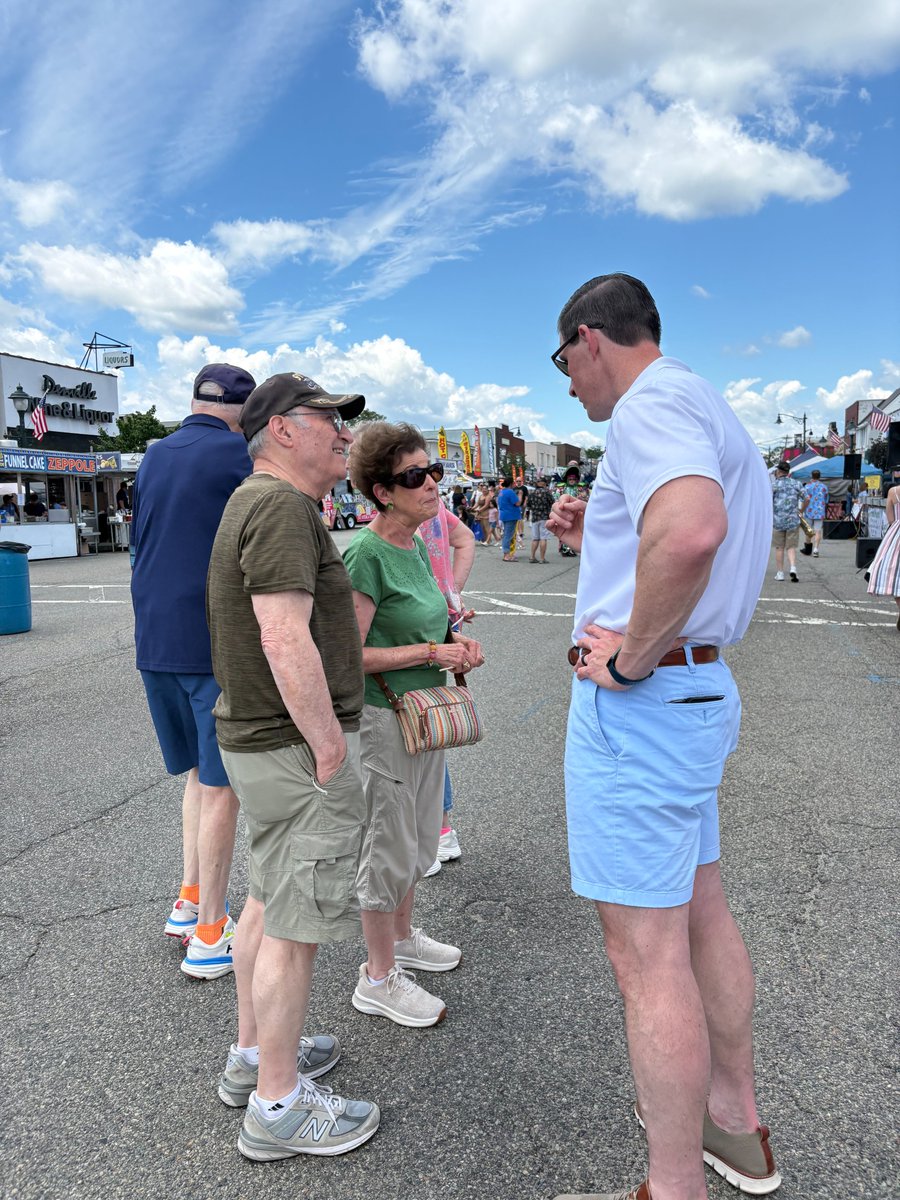 HathawayForNJ11's tweet photo. Had a great time at the Denville Rotary Fair today! 🇺🇸

It was wonderful catching up with friends, meeting new neighbors, and seeing so many community organizations come together to make Denville such a special place. 

Thanks to everyone who stopped by to say hello. https://t.co/utuQJQwVwA