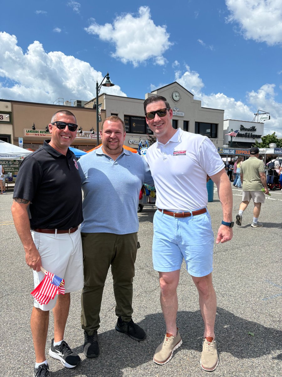 HathawayForNJ11's tweet photo. Had a great time at the Denville Rotary Fair today! 🇺🇸

It was wonderful catching up with friends, meeting new neighbors, and seeing so many community organizations come together to make Denville such a special place. 

Thanks to everyone who stopped by to say hello. https://t.co/utuQJQwVwA