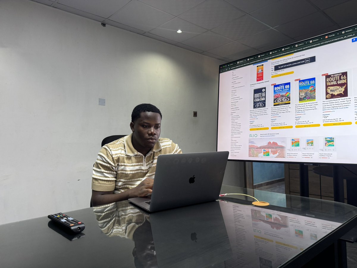 thebigjosh_x's tweet photo. Sunday at the Hub. Happy Sunday 🥀 

Finished setting up email forms. You should fill it, will be sending out updates, insights from time to time. 

https://t.co/E8H54RtdlC https://t.co/My10n9Kpbz