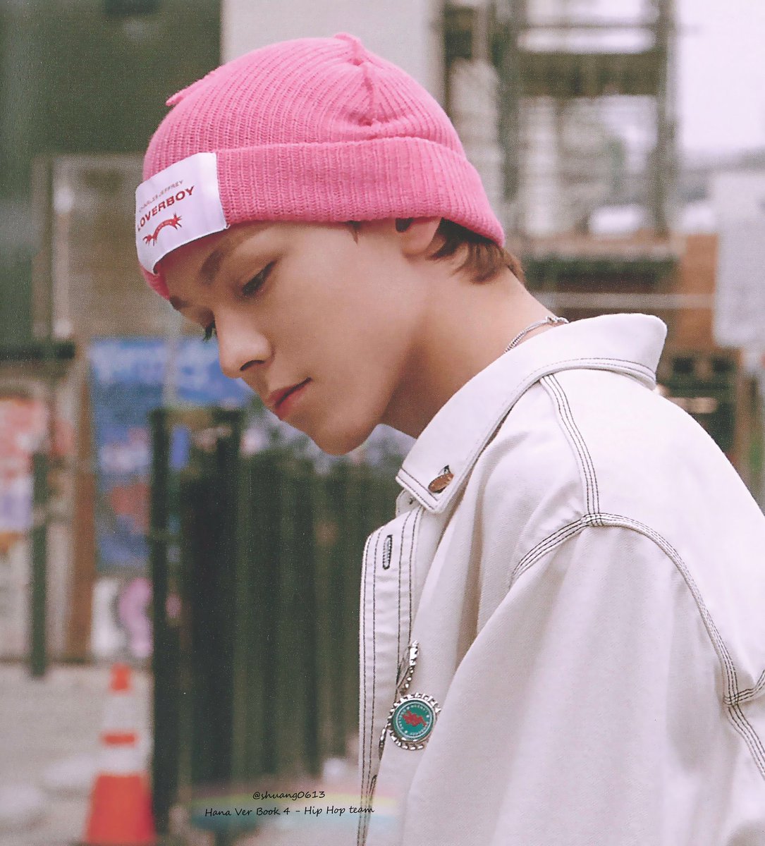 chweposts's tweet photo. Vernon in a pink beanie 💕 https://t.co/tnio69eDOq