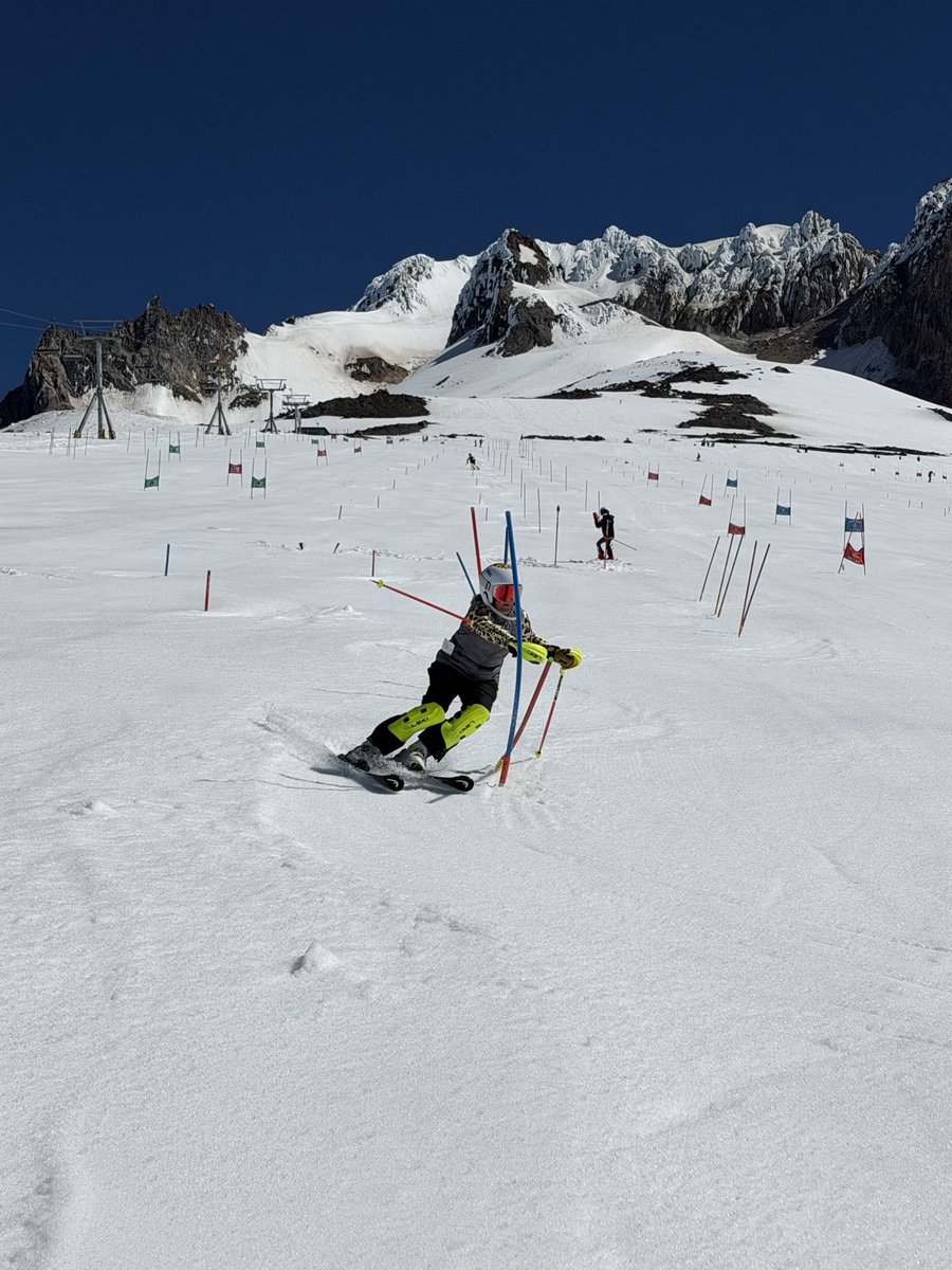 BeavSkiTeam's tweet photo. Mt Hood week! https://t.co/6NaJ5PBzoo