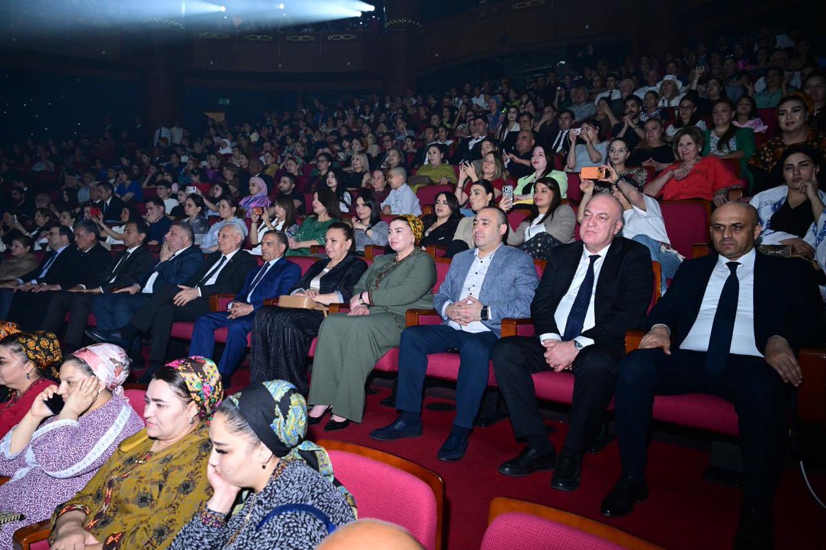 culture_gov_az's tweet photo. 5-7 iyun tarixlərində Türkmənistanda keçirilən Azərbaycan Mədəniyyəti Günləri Azərbaycan Dövlət Rəqs Ansamblının möhtəşəm konserti başa çatıb.

#Azərbaycan #MədəniyyətNazirliyi #mədəniyyət https://t.co/PIb2Imz2U8