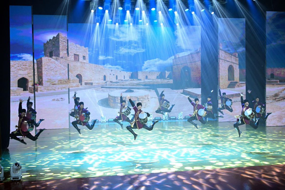 culture_gov_az's tweet photo. 5-7 iyun tarixlərində Türkmənistanda keçirilən Azərbaycan Mədəniyyəti Günləri Azərbaycan Dövlət Rəqs Ansamblının möhtəşəm konserti başa çatıb.

#Azərbaycan #MədəniyyətNazirliyi #mədəniyyət https://t.co/PIb2Imz2U8